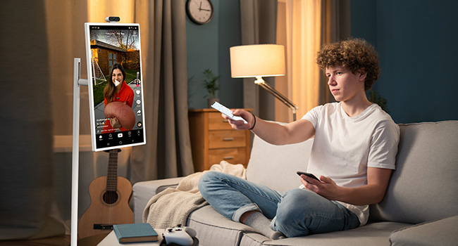 latest company news about New arrival product - StandByMe Wireless Portable Smart TV  2